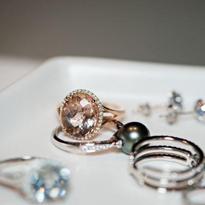 Add sparkle to your favorite outfits with on-trend fashion jewelry from Shane Co.