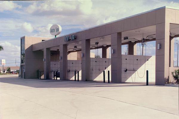 5 Self service bays