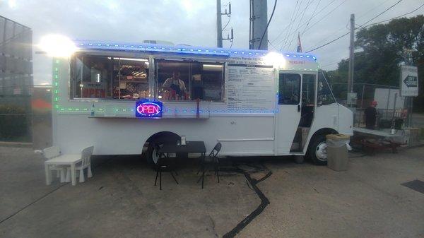 Victorinas food truck