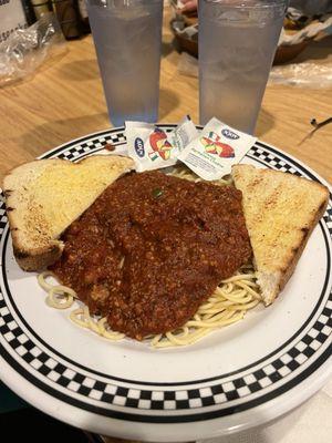 Pasta with marinara sauce