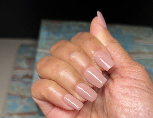 Powder Dip on natural nails by Sabrina.