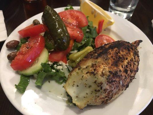 Stuffed calamari with Greek salad