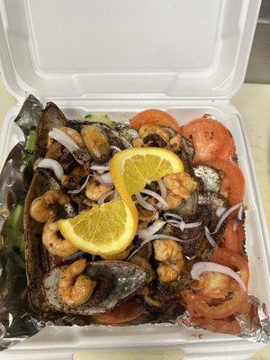 Mussels with shrimp and octopus