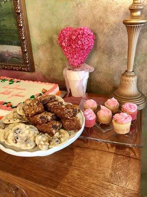 Baker's choice cookies did not disappoint! Cranberry white chocolate chip cookies and Bars...the kids liked these more than the cupcakes!