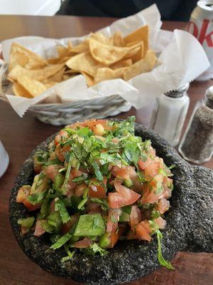 Pico de gallo and chips