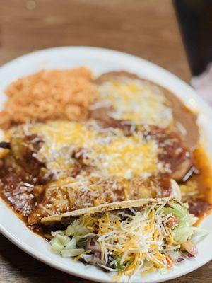 Plato #5 Chile Relleno, Cheese Enchiladas and beef taco