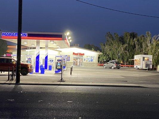 Marathon gas station & Mexican food taco truck