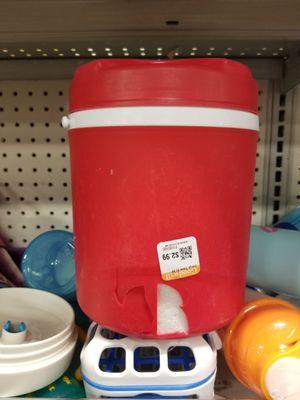 Broken and missing handle for $2.99! Terrible!