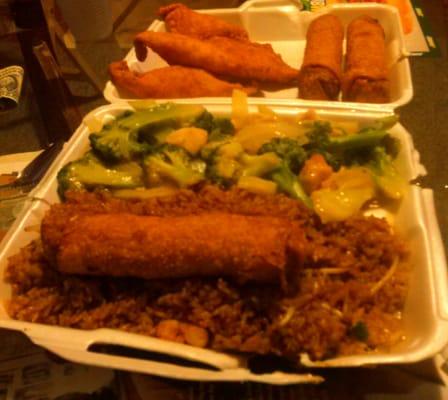 #5 chicken & broc w/ fried rice(all combos come with an egg roll). Also have crab Rangoon(supa good)and 2 additional egg rolls.