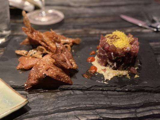 Ahi tuna tartar... (amazing)