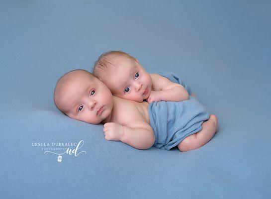 Twin newborn photo session.