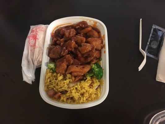 General Tso Chikken Dinner Combo (Chicken + Fried Rice + Egg Roll)