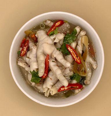 Tom Zabb Teen Gai ( tendered chicken feet soup)