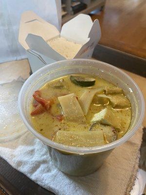 Green curry with tofu and rice