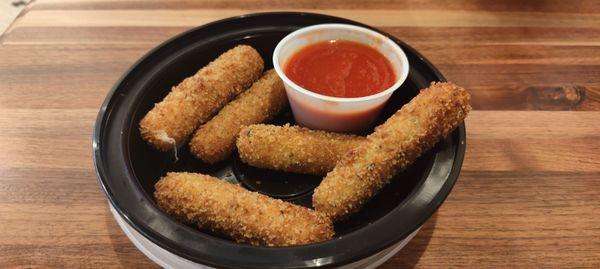 Mozzarella Sticks with Marinara Sauce