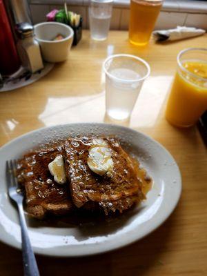 The french toast was exquisite.