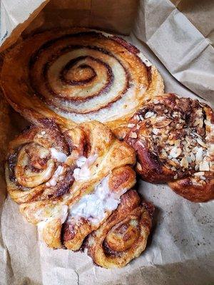 Cinnamon crispy, flat cinnamon & almond knot