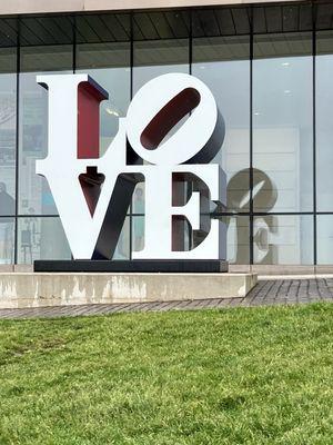 Love, Robert Indiana