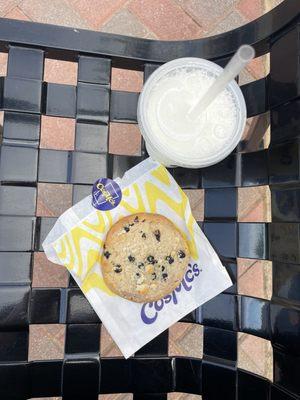 Lemon Blueberry cookie and small beach protein frappe