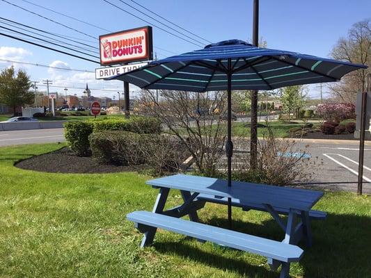 Our outdoor seating area, right by our next-door, neighbor Dunkin' Donuts!