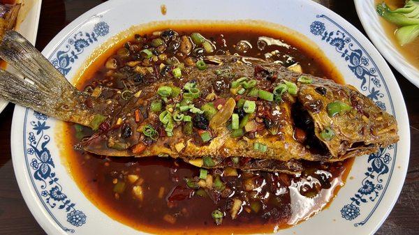 Black bean sauce braised fish