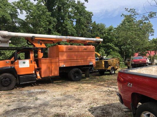 Bucket truck