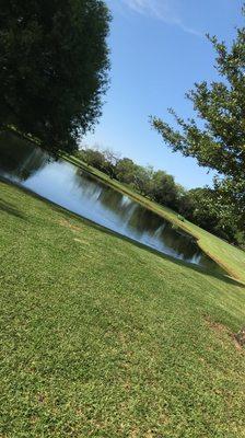 Big house with a lake ! Wonderful mow!