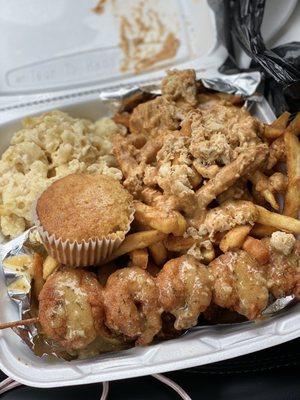 5 wing on 5 shrimp with crabby fries and Mac