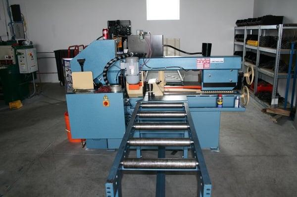 Bandsaw for cutting long stock