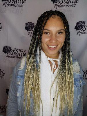 Medium size boxbraids Waist lengt