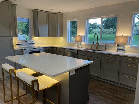 My beautiful kitchen! (before my new downdraft stove)