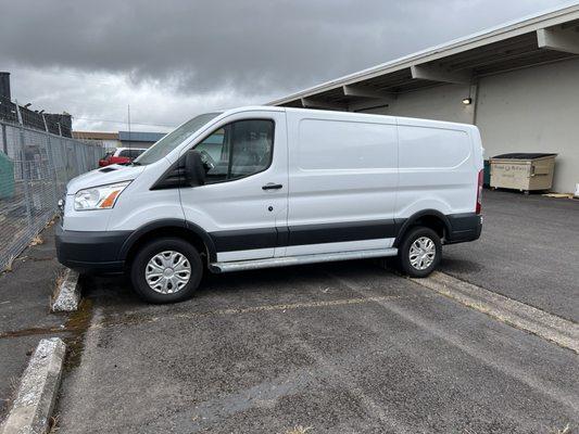 Ford Transit 250.