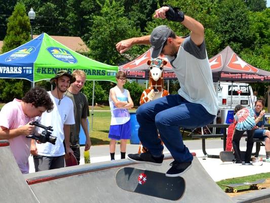 Skateboarding at Kennesaw Skatepark