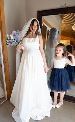 Bridal suit, with plenty of lighting and mirrors