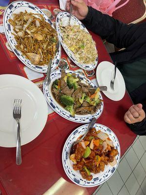 Chow mein  Beef Fried Rice Sweet And Sour Pork Beef broccoli