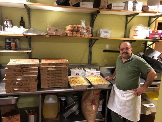 it's remarkable man from AAA pizza owner operator donated enough food for two wards at Yale New Haven Hospital today Bravo