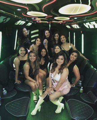 What a fun and beautiful bachelorette party! Thank you for choosing Luxury Limousine!!!