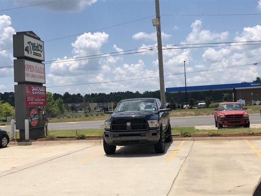 6/9/18. Saturday lunch. Exterior. Next door to Daiquiri Express, and across the street from Walmart.