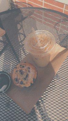 Iced latte and a blueberry muffin