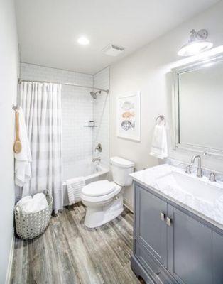 Guest Bathroom remodeled in the City of Hawthorne.
Call us for a free estimate today!