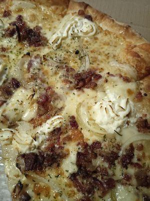 Sweet and Savory pizza, with Bacon, Ricotta and Caramelized Onions. Tasty!