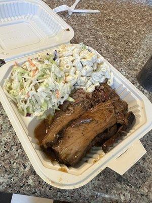 The coleslaw, Mac salad and beef brisket