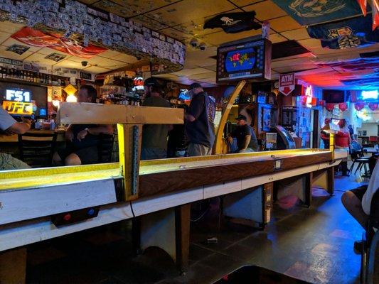 Shuffle board table