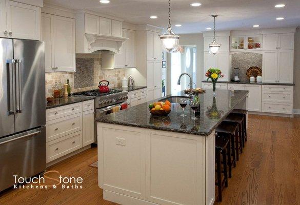 White shaker kitchen cabinets