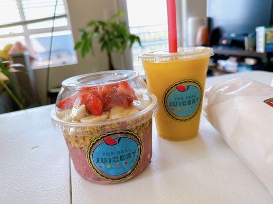 Very Berry Acai Bowl (16oz) & Mango Mia Smoothie