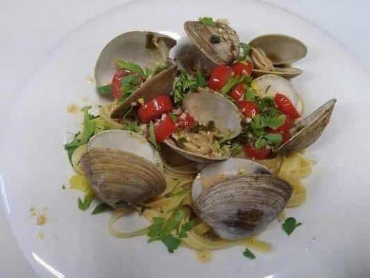 Towpath's Clams & Linguine