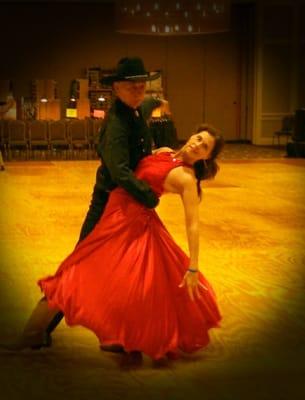 Learn Country 2-Step, Waltz, Cha Cha, Polka & Swing!