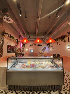 laTropical is the perfect spot to enjoy a Paleta & to build your own Bubble Tea