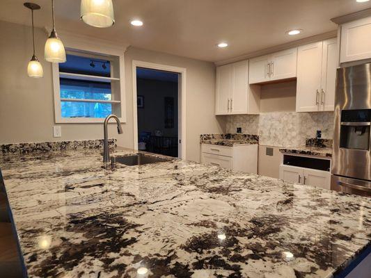 I love my new granite coutertops from Baltic Granite. Vasile and his team are masters at their craft. I highly recommend this business!