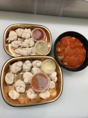 Garlic Knots & a dozen Mini Meatballs in Tomato Sauce